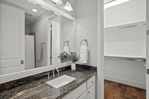 $3,295,000 | 711 Timber Hill Drive, Hedwig Village, TX 77024