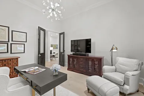 $3,295,000 | 711 Timber Hill Drive, Hedwig Village, TX 77024