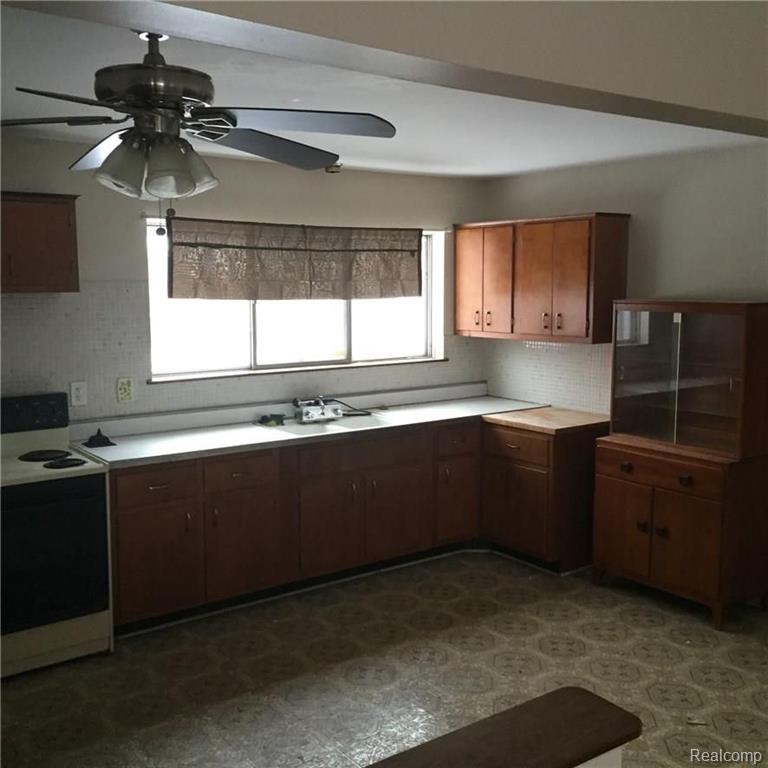 14574 Inkster Road Romulus, MI 48174 - Photo 5 of 11