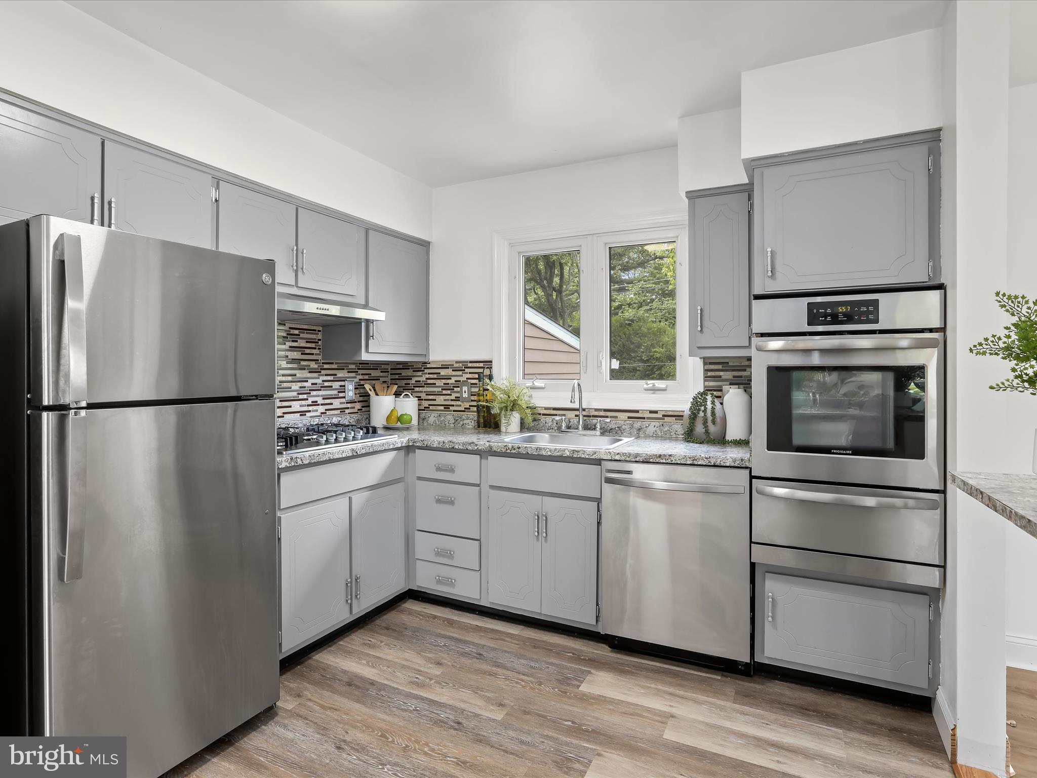 23 Dunwich Road Lutherville-Timonium, MD 21093 - Photo 13 of 40 Eat-in Kitchen