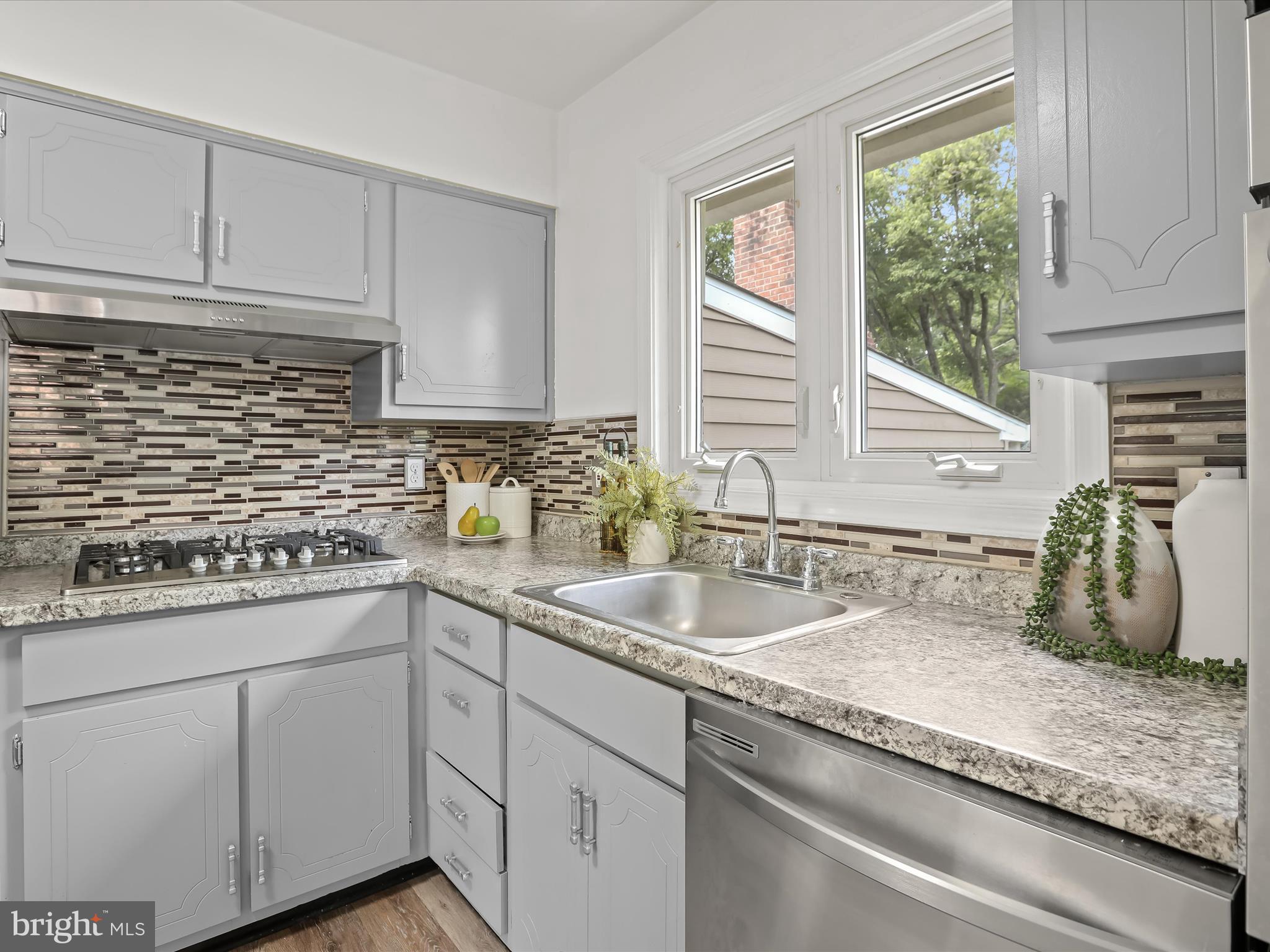 23 Dunwich Road Lutherville-Timonium, MD 21093 - Photo 14 of 40 Eat-in Kitchen