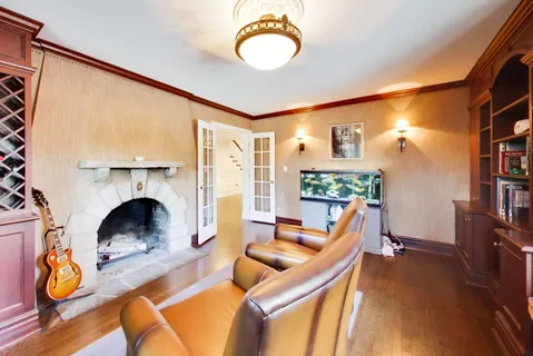 $1,750,000 | 1414 Canterbury Lane, Glenview, IL 60025