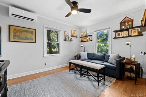$925,000 | 5 Salem Way, Glen Head, NY 11545