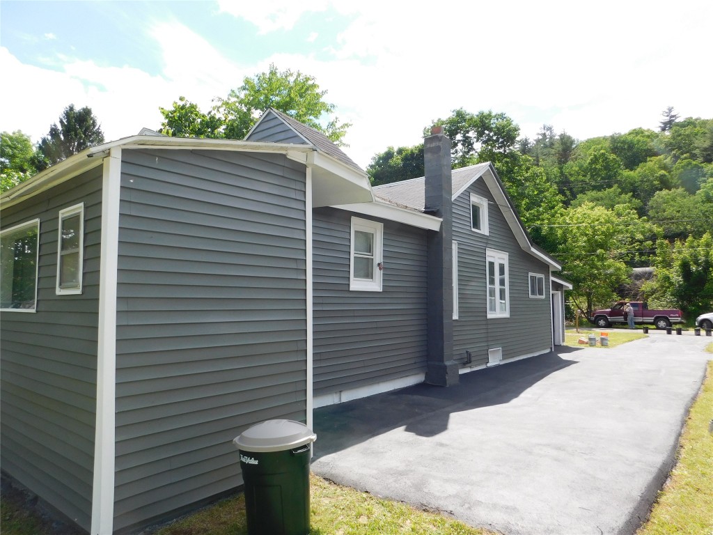 28 Willette Park Road Chenango Forks, NY 13746 - Photo 3 of 19 Gallery Image 3