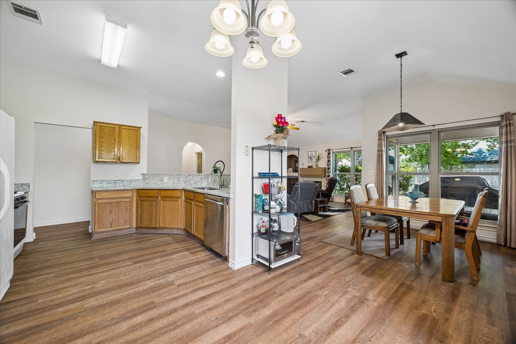 111 Finch Lane Georgetown, TX 78626 - Photo 6 of 31