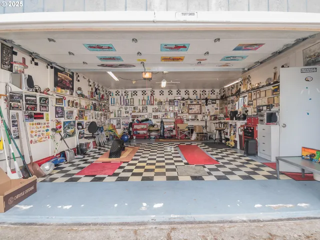 a city room with lots of storage and utility