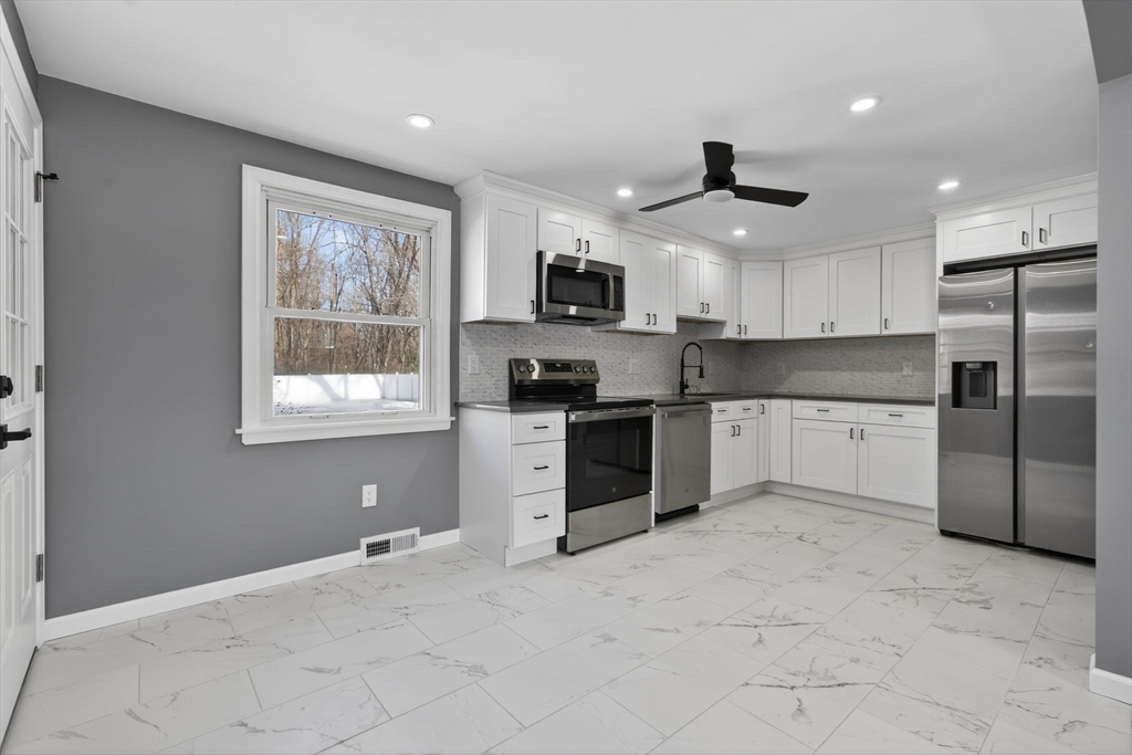 24 Wands Street Springfield, MA 01118 - Photo 18 of 32 Gallery Image 18