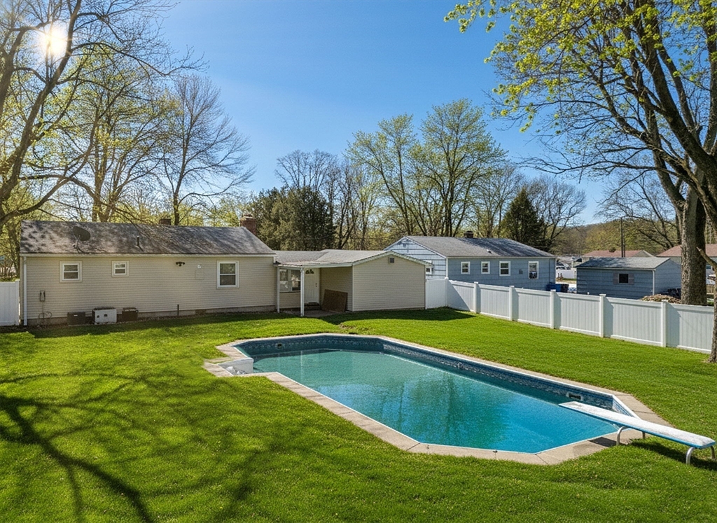 24 Wands Street Springfield, MA 01118 - Photo 8 of 32 Gallery Image 8