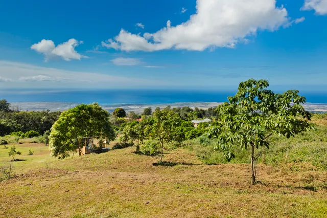 $2,500,000 | 73-1395 Kaukahoku Road, Kailua-Kona, HI 96740