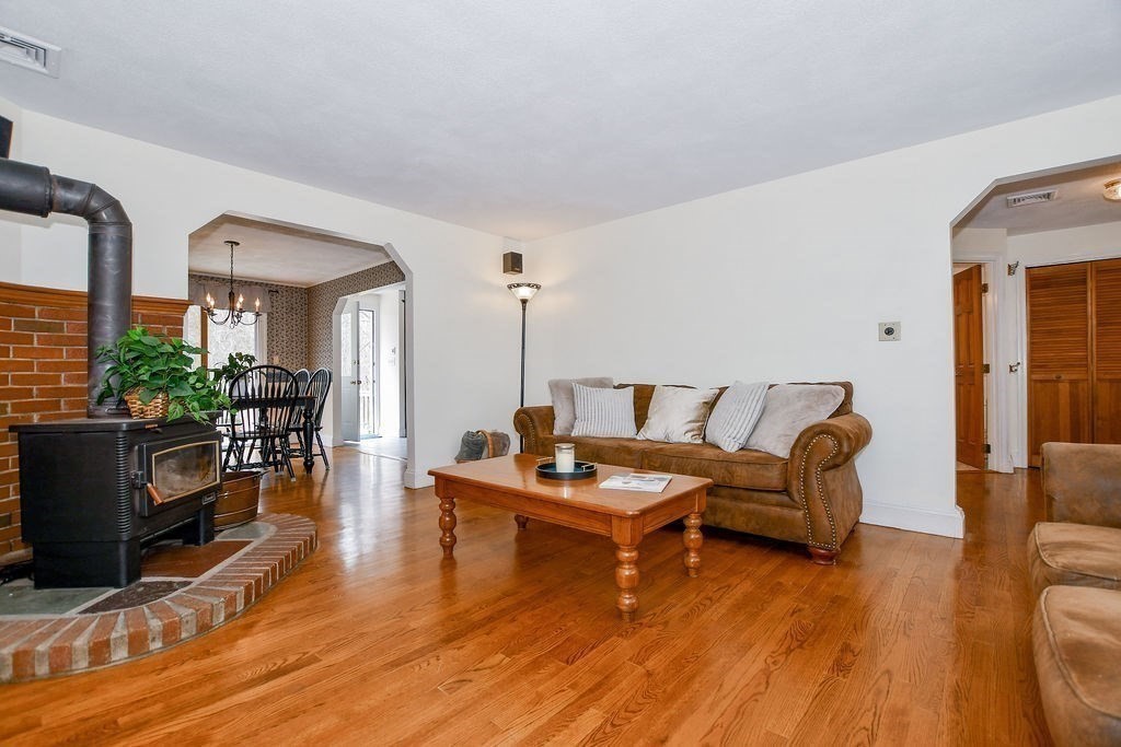 27 Arbor Road Holbrook, MA 02343 - Photo 14 of 30 Gallery Image 14