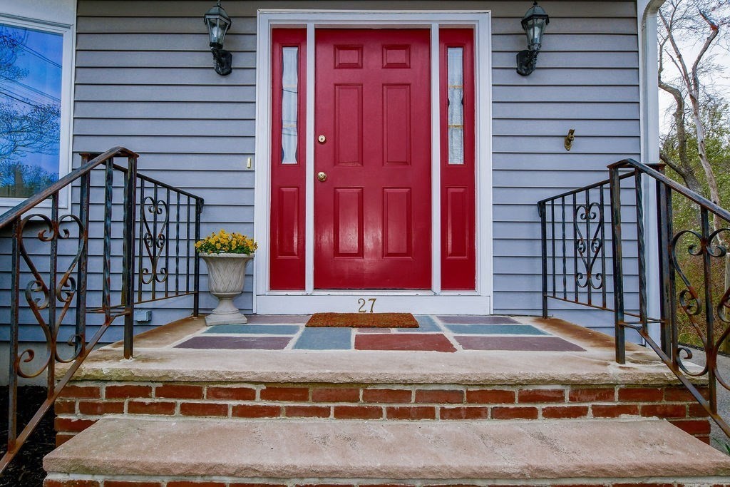 27 Arbor Road Holbrook, MA 02343 - Photo 2 of 30 Gallery Image 2