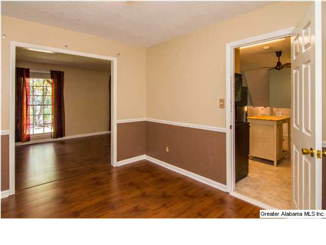 3916 Rock Ridge Road Birmingham, AL 35210 - Photo 6 of 32
