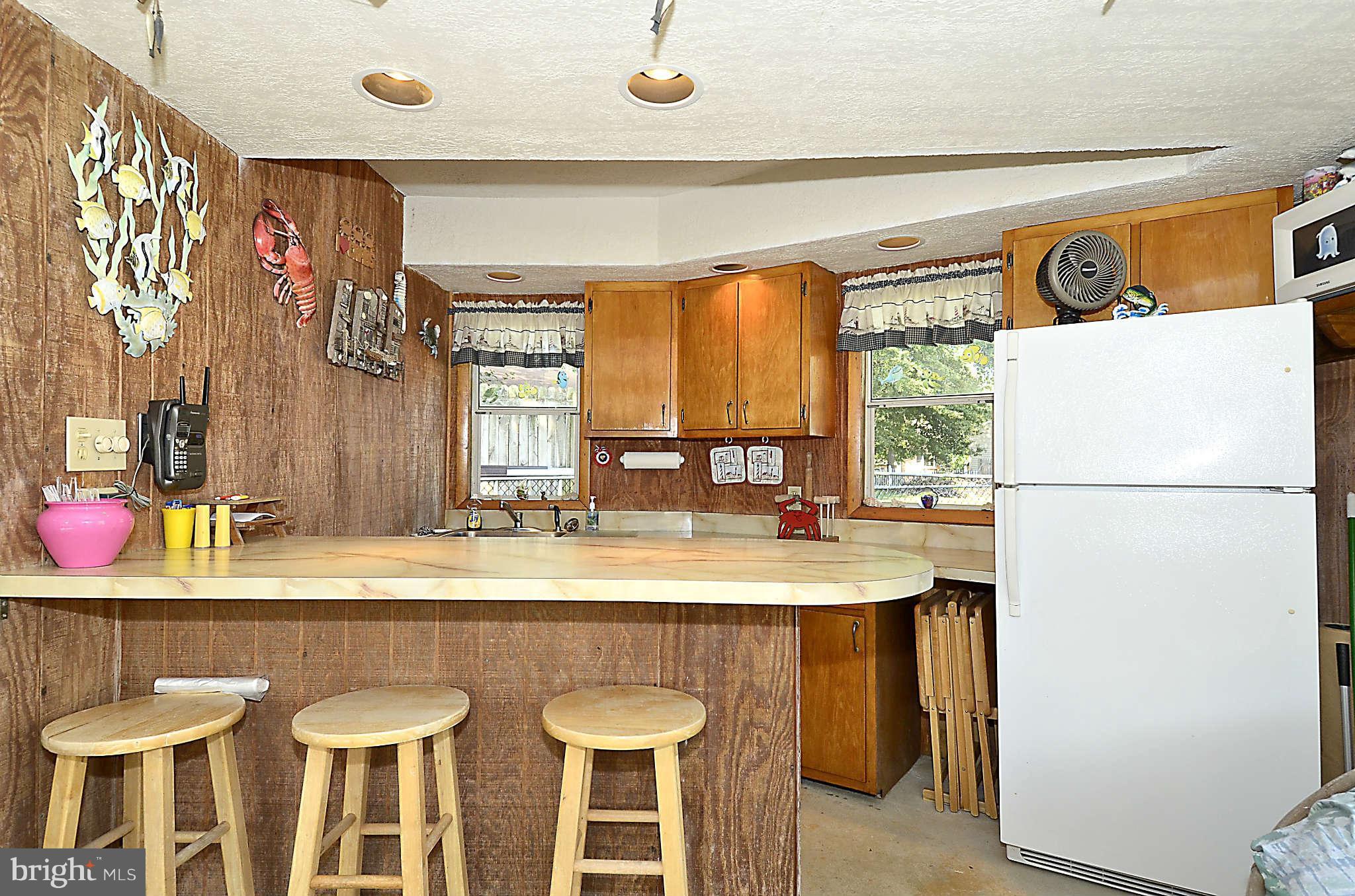 924 Winding Road Edgewater, MD 21037 - Photo 16 of 30 Kitchen