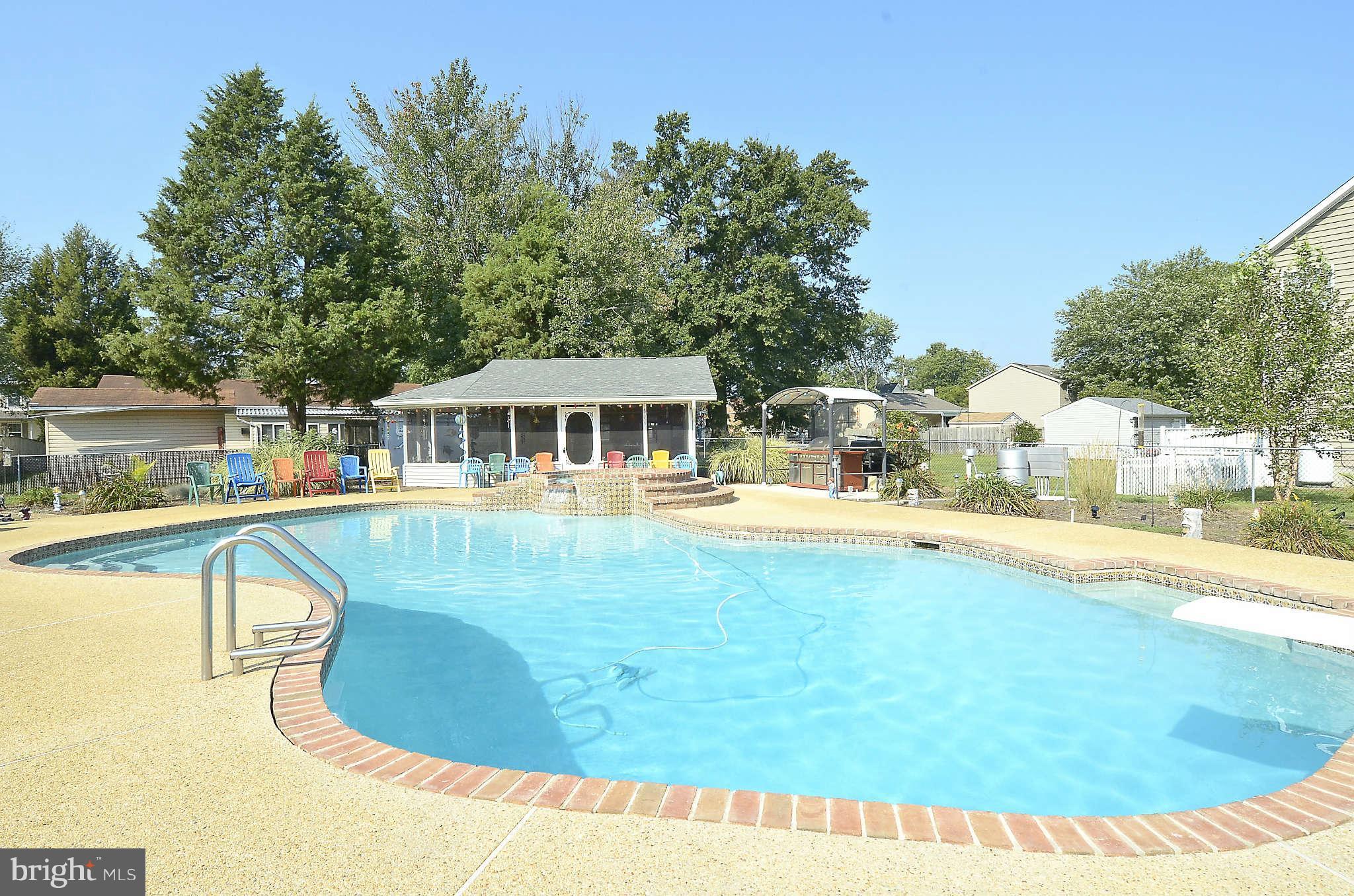 924 Winding Road Edgewater, MD 21037 - Photo 21 of 30 Exterior (Rear)