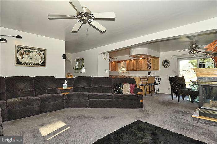 924 Winding Road Edgewater, MD 21037 - Photo 7 of 30 Interior (General)