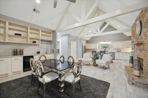 $575,000 | 19 Thornhill Oaks Drive, Houston, TX 77015