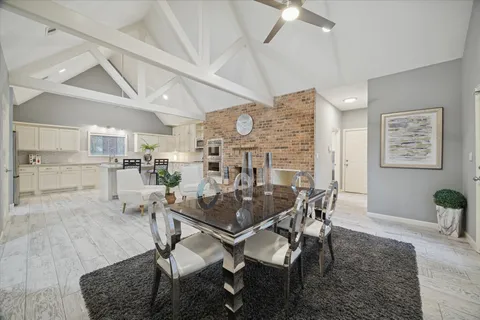 $575,000 | 19 Thornhill Oaks Drive, Houston, TX 77015