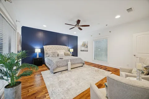 $575,000 | 19 Thornhill Oaks Drive, Houston, TX 77015