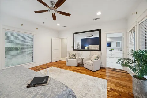 $575,000 | 19 Thornhill Oaks Drive, Houston, TX 77015