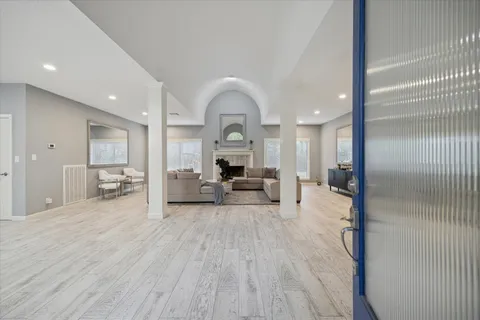 $575,000 | 19 Thornhill Oaks Drive, Houston, TX 77015