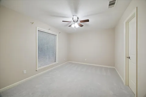 $575,000 | 19 Thornhill Oaks Drive, Houston, TX 77015