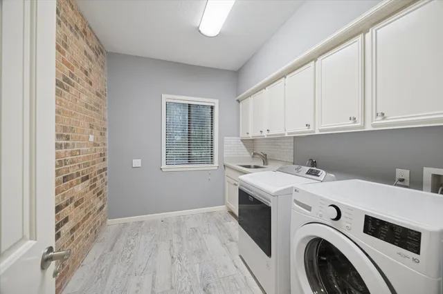 a view of utility room with washer and dryer