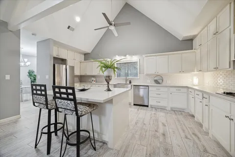 $575,000 | 19 Thornhill Oaks Drive, Houston, TX 77015