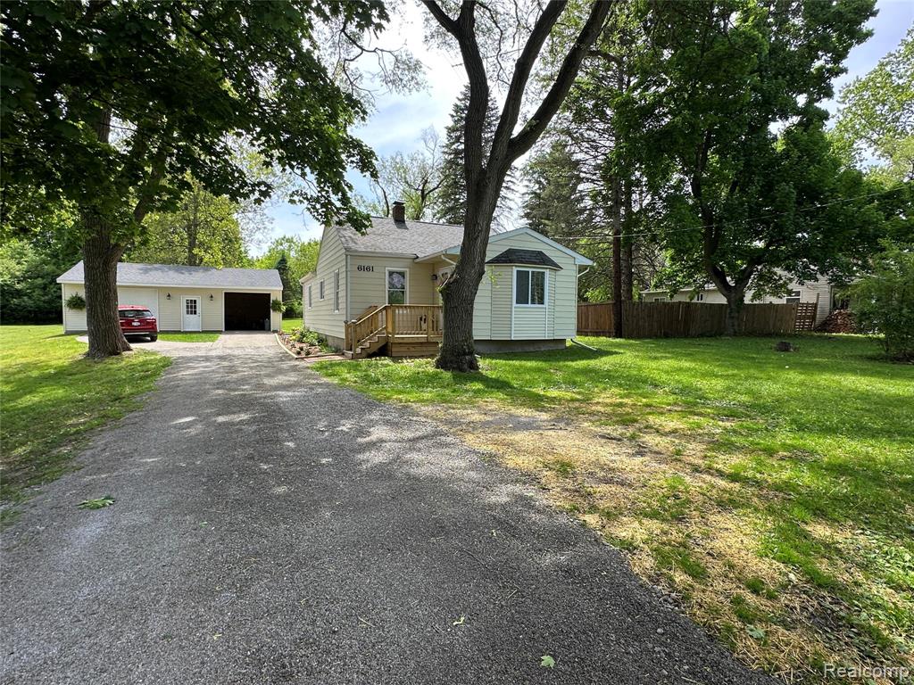 6161 East River Road Flushing, MI 48433 - Photo 12 of 63