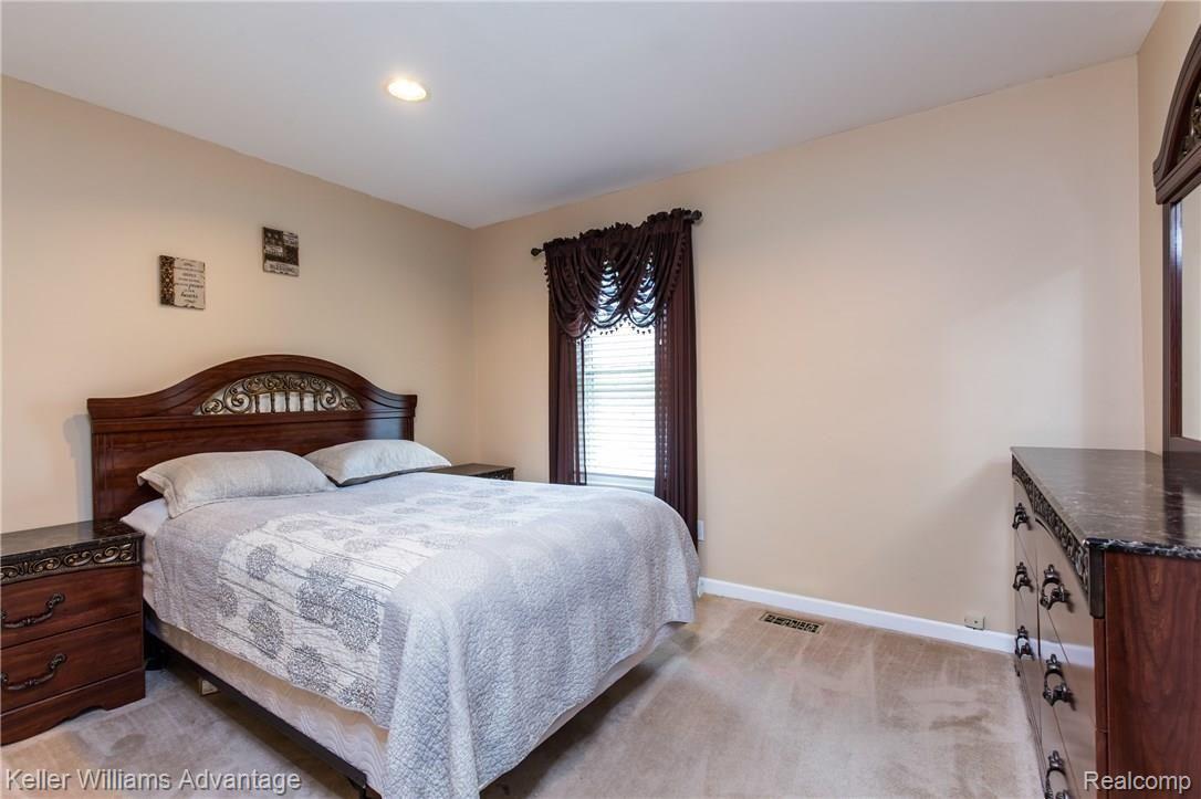 35420 Fredericksburg Road Farmington, MI 48331 - Photo 20 of 38 29.jpg