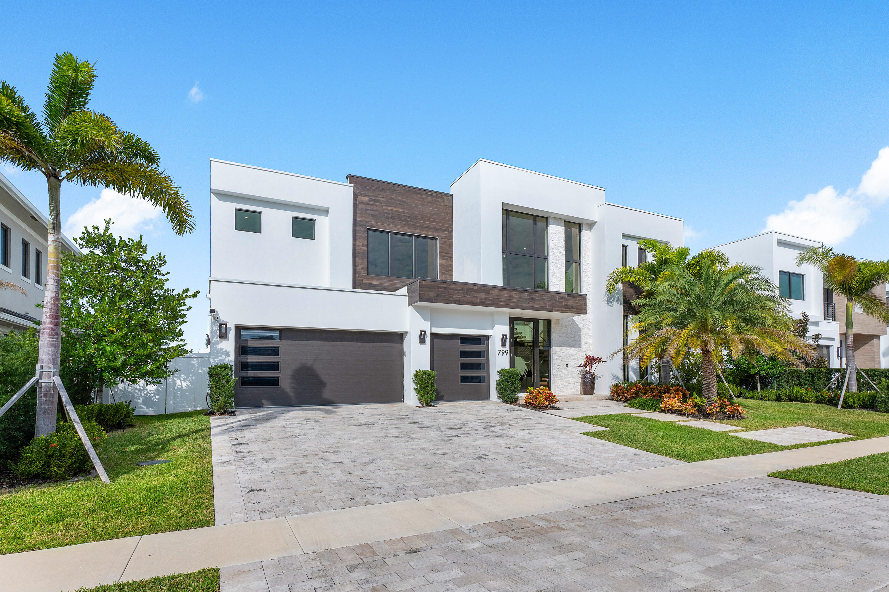 799 Northeast 70th Street Boca Raton, FL 33487 - Photo 3 of 61 002-799Northeast70thStreet-BocaRaton-FL-