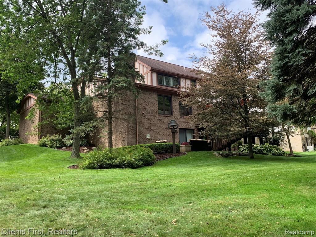 31231 Country Ridge Circle Farmington Hills, MI 48331 - Photo 8 of 73