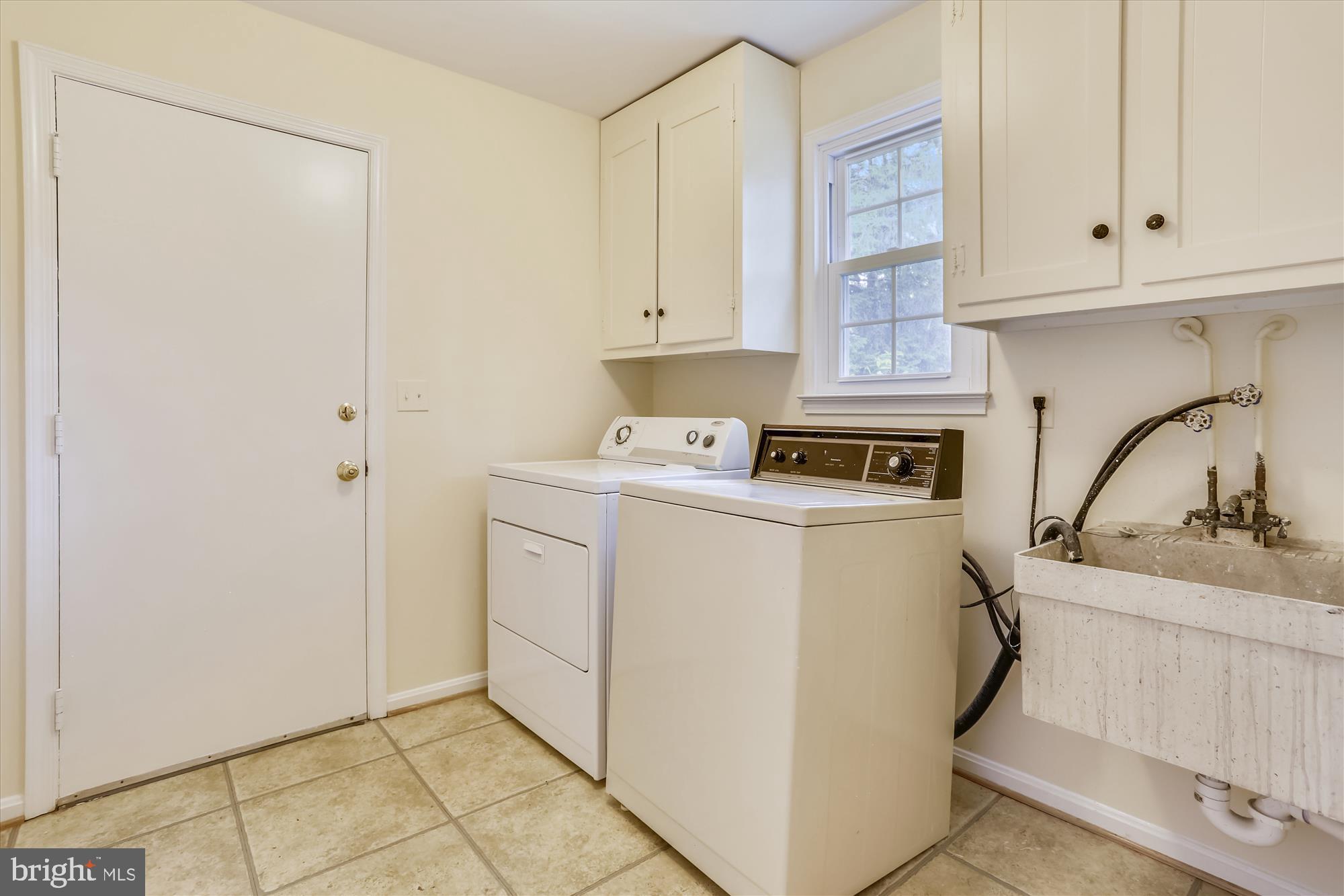 14301 Cantrell Road Silver Spring, MD 20905 - Photo 11 of 69 Gallery Image 11