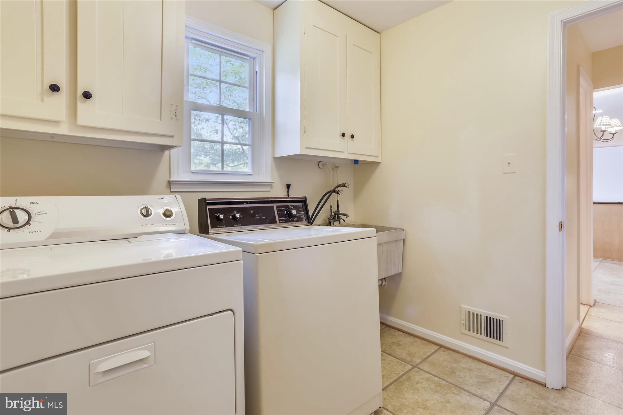 14301 Cantrell Road Silver Spring, MD 20905 - Photo 12 of 69 Gallery Image 12