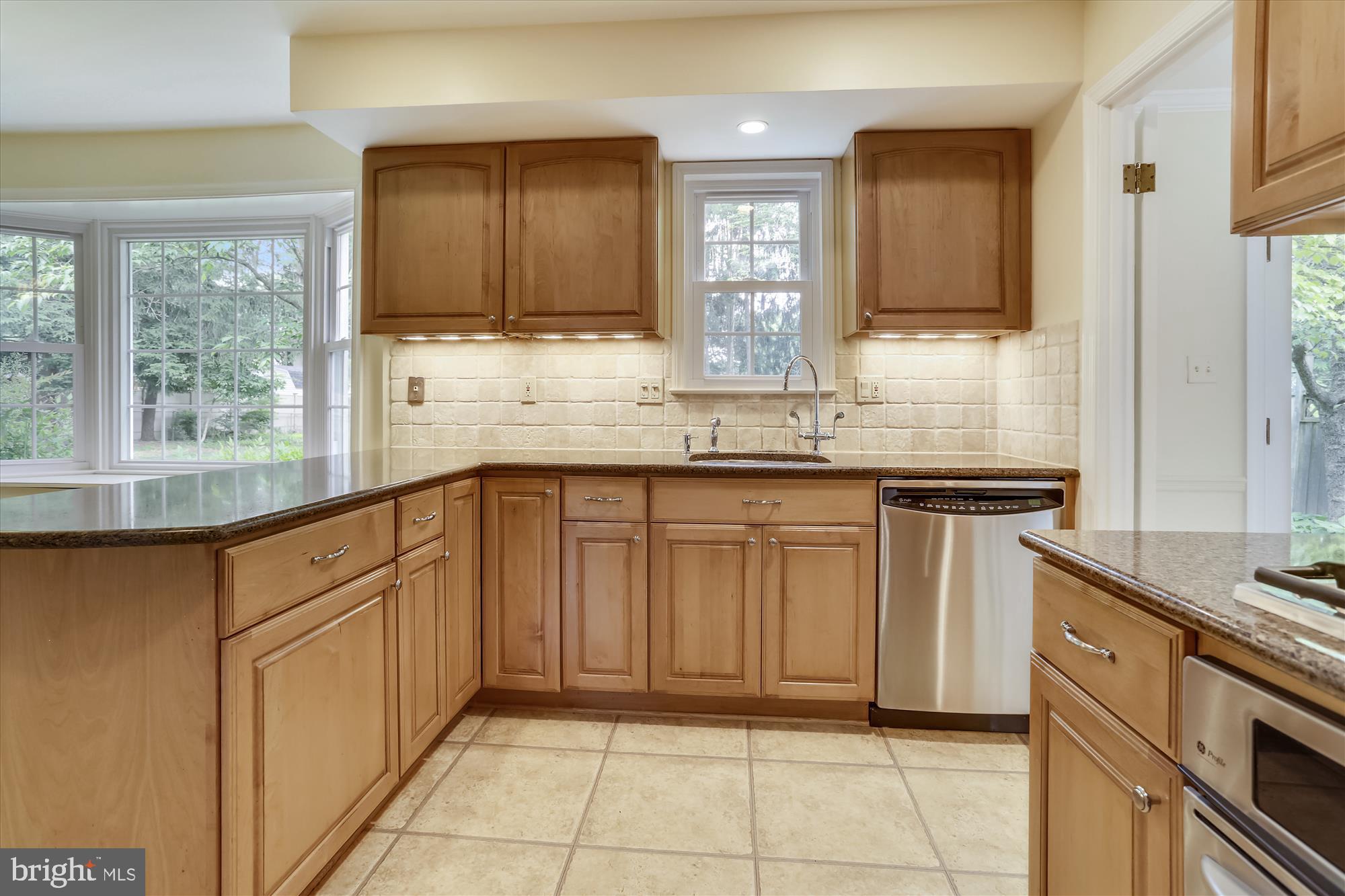 14301 Cantrell Road Silver Spring, MD 20905 - Photo 6 of 69 Gallery Image 6