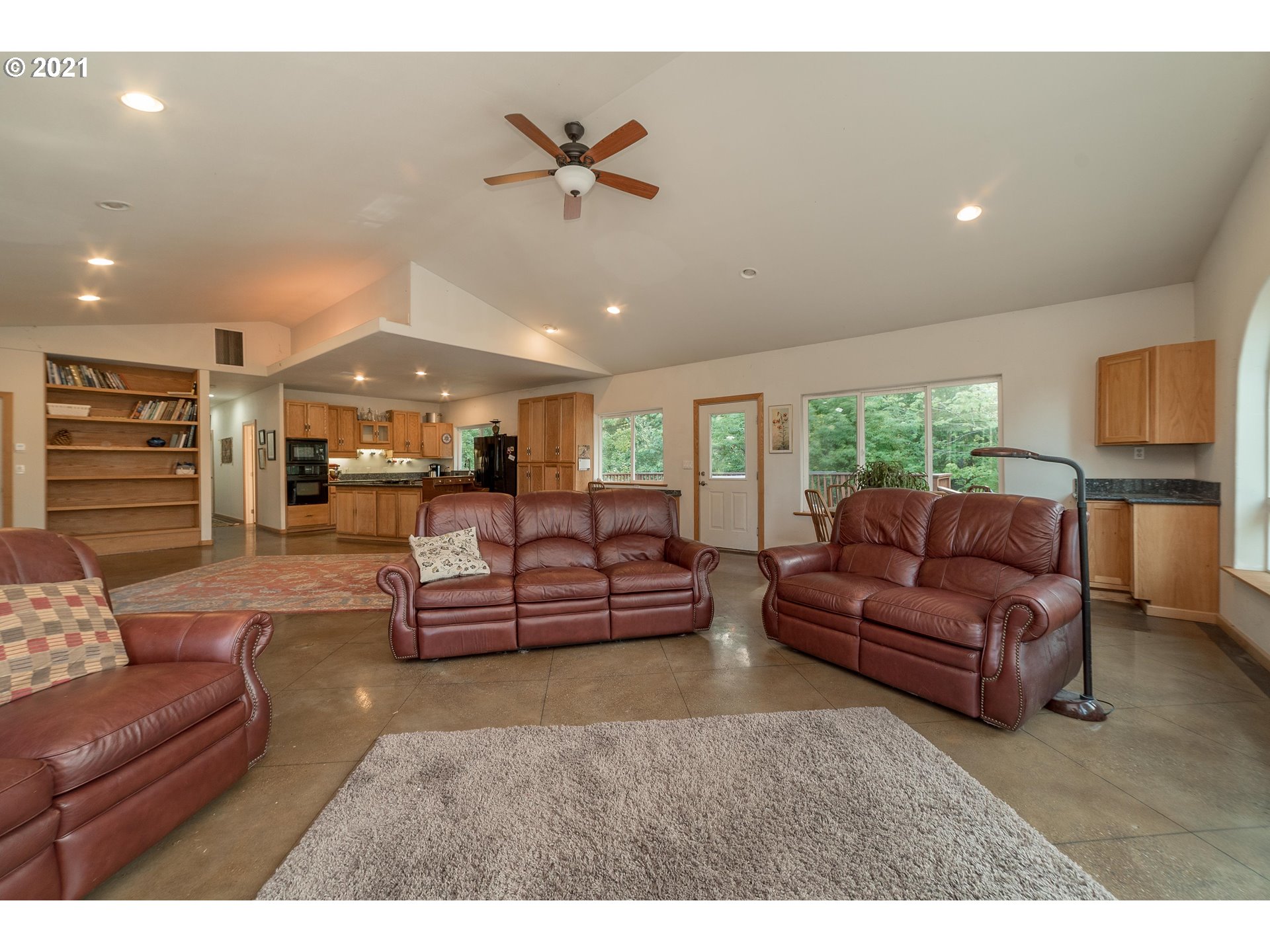 2002 Kueffler Road Stevenson, WA 98648 - Photo 7 of 31 Gallery Image 7