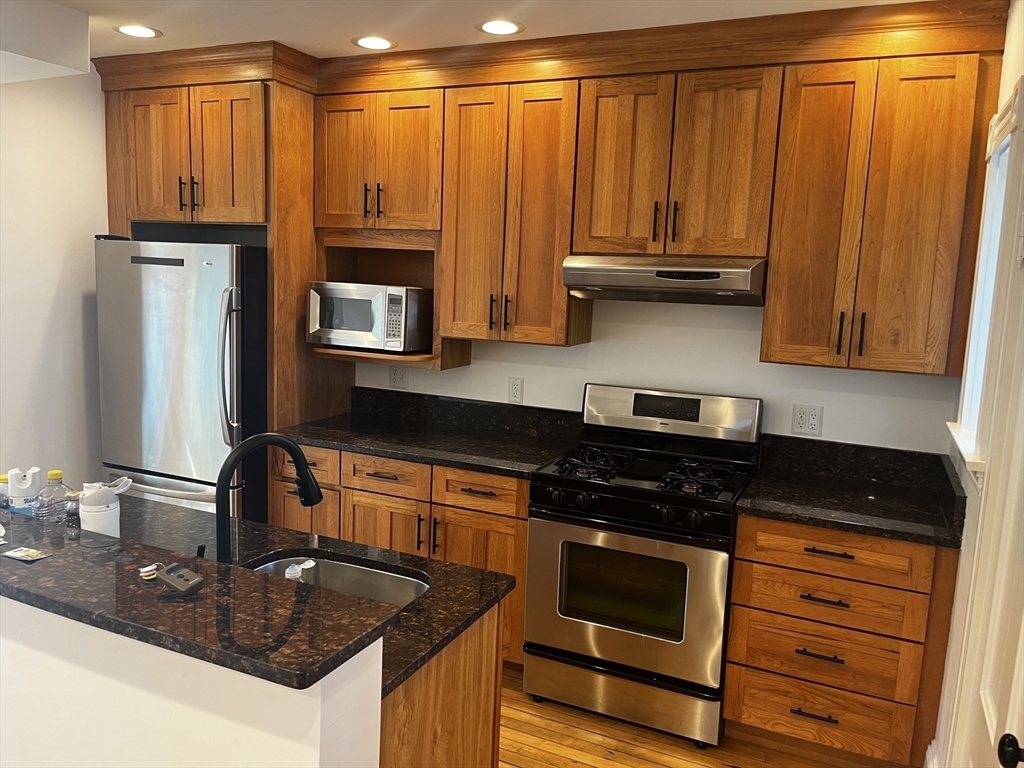 41 Cottage Street Mansfield, MA 02048 - Photo 3 of 22