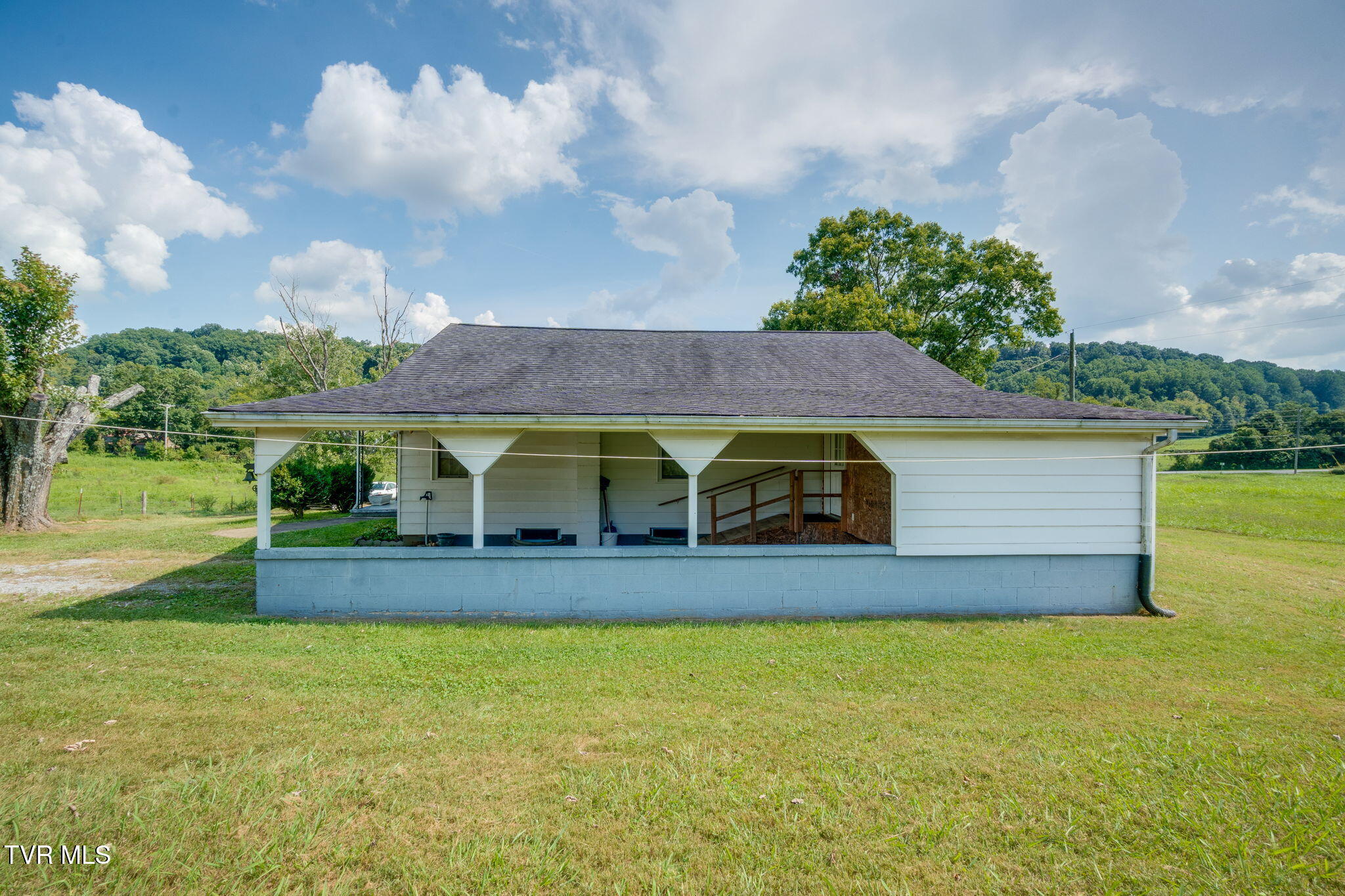 3119 West Carters Valley Road Church Hill, TN 37642 - Photo 25 of 46 024