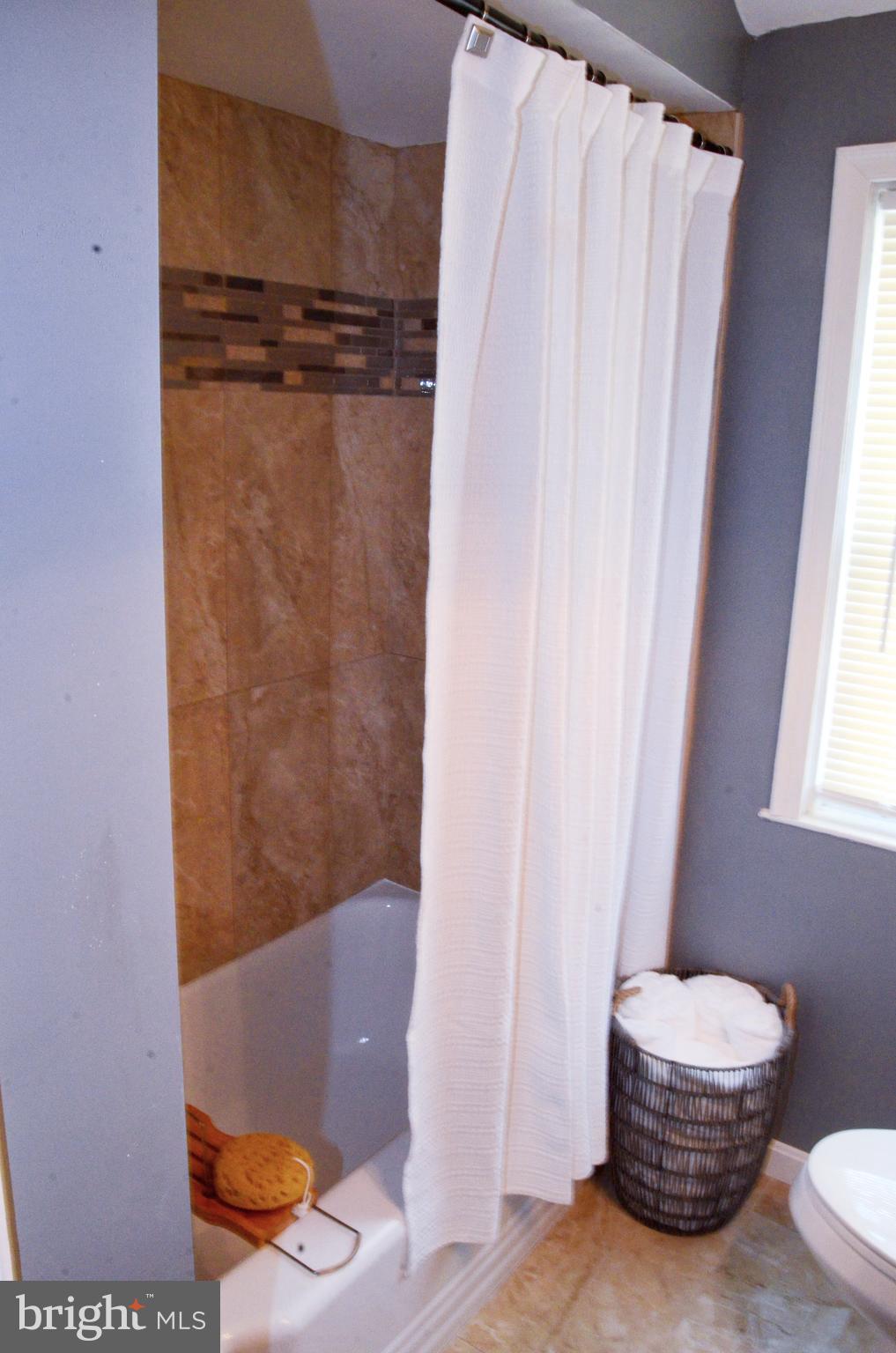 1368 Pentwood Road Baltimore, MD 21239 - Photo 15 of 18 Bathroom