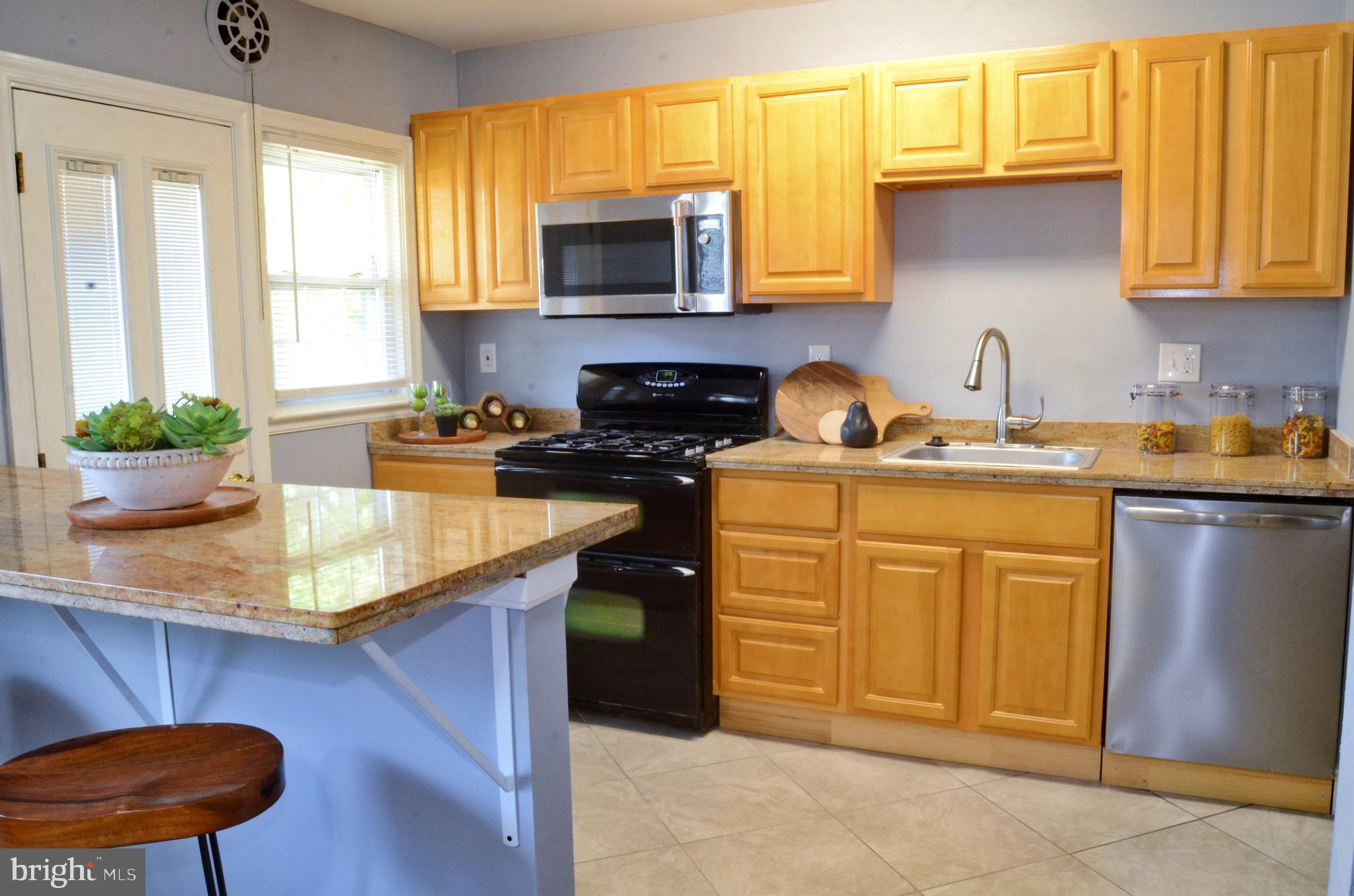 1368 Pentwood Road Baltimore, MD 21239 - Photo 5 of 18 Kitchen