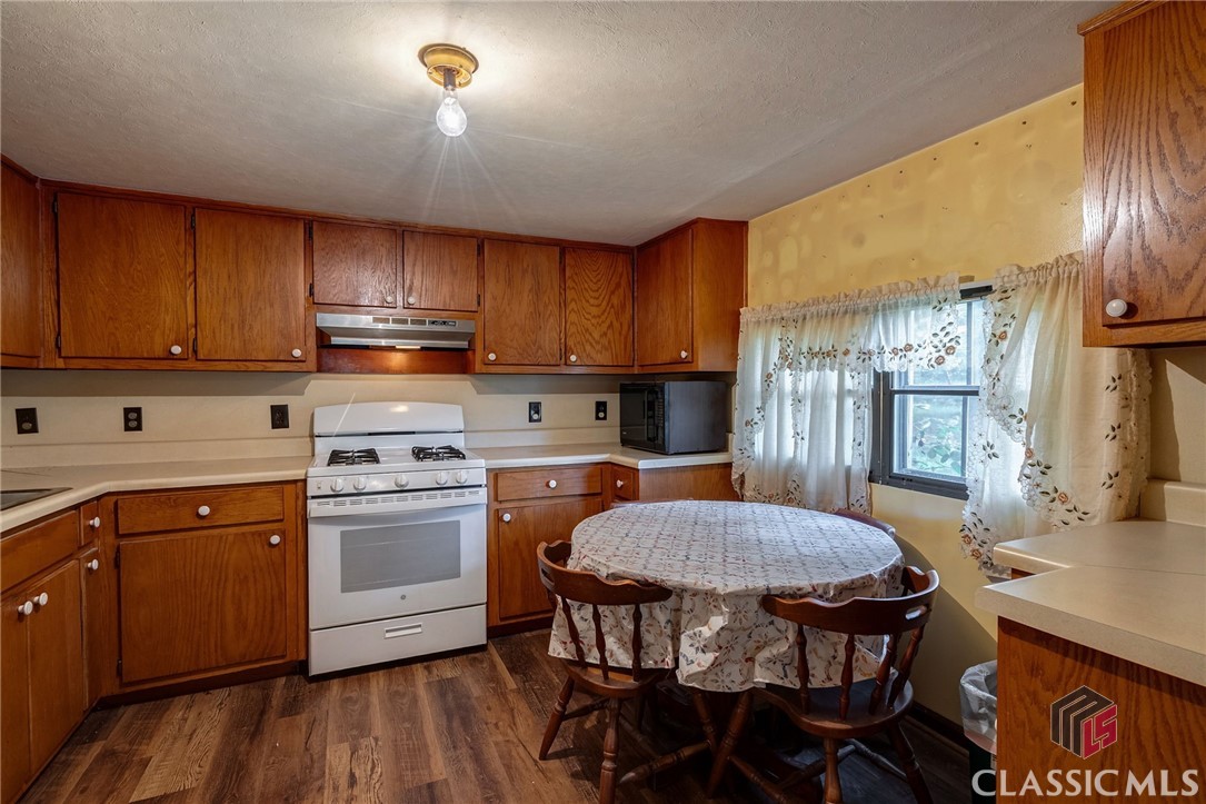 8270 Pendergrass Road Hoschton, GA 30548 - Photo 10 of 44 Gallery Image 10