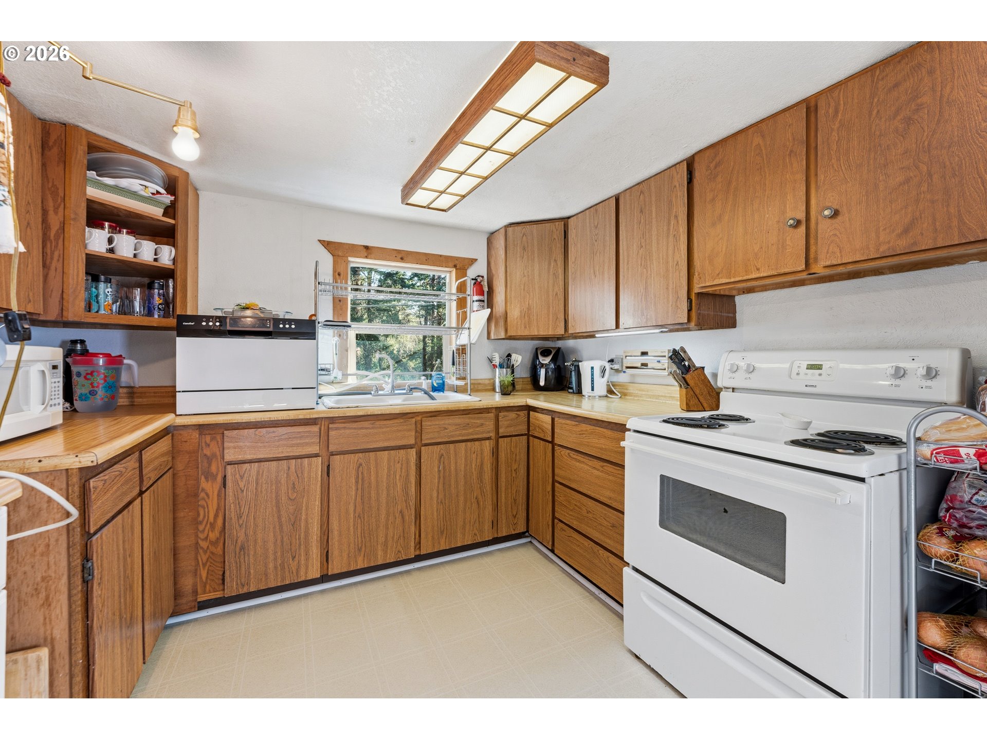 805 Coast Guard Hill Road Port Orford, OR 97465 - Photo 11 of 43