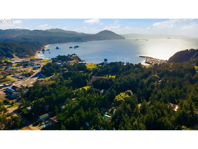 a black and white photo of a city