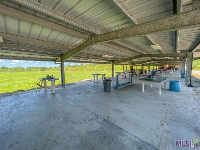 $650,000 | 979 Highway 3185, Thibodaux, LA 70301