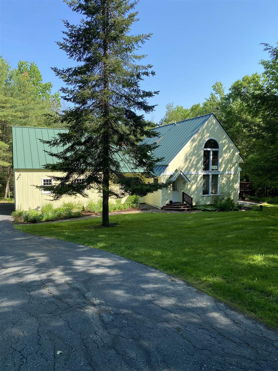 12 Timberlane Road Lebanon, NH 03766 - Photo 2 of 40