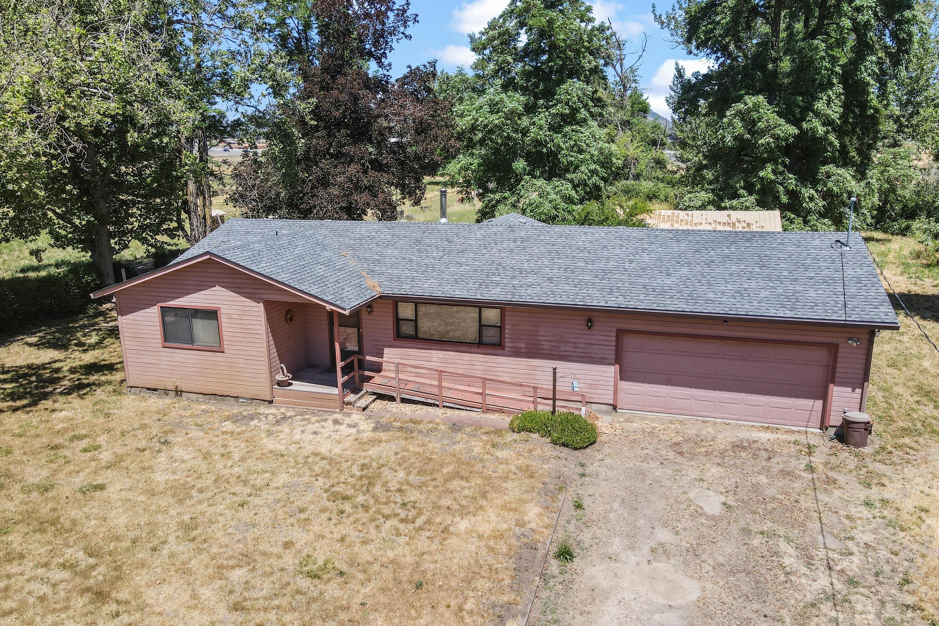 2908 Willow Springs Road Central Point, OR 97502 - Photo 9 of 34 7