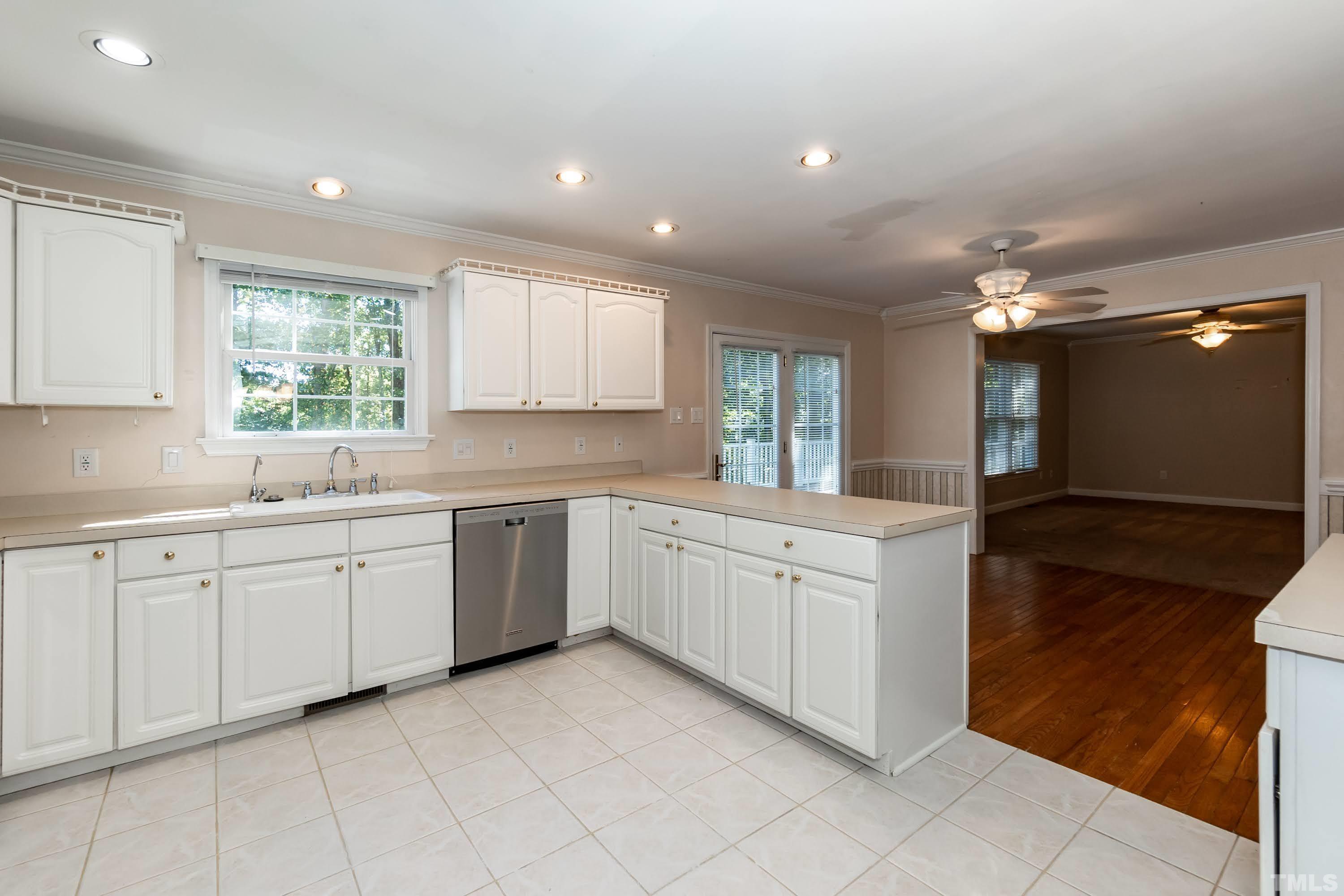 330 Erwin Road Chapel Hill, NC 27514 - Photo 7 of 30 Gallery Image 7