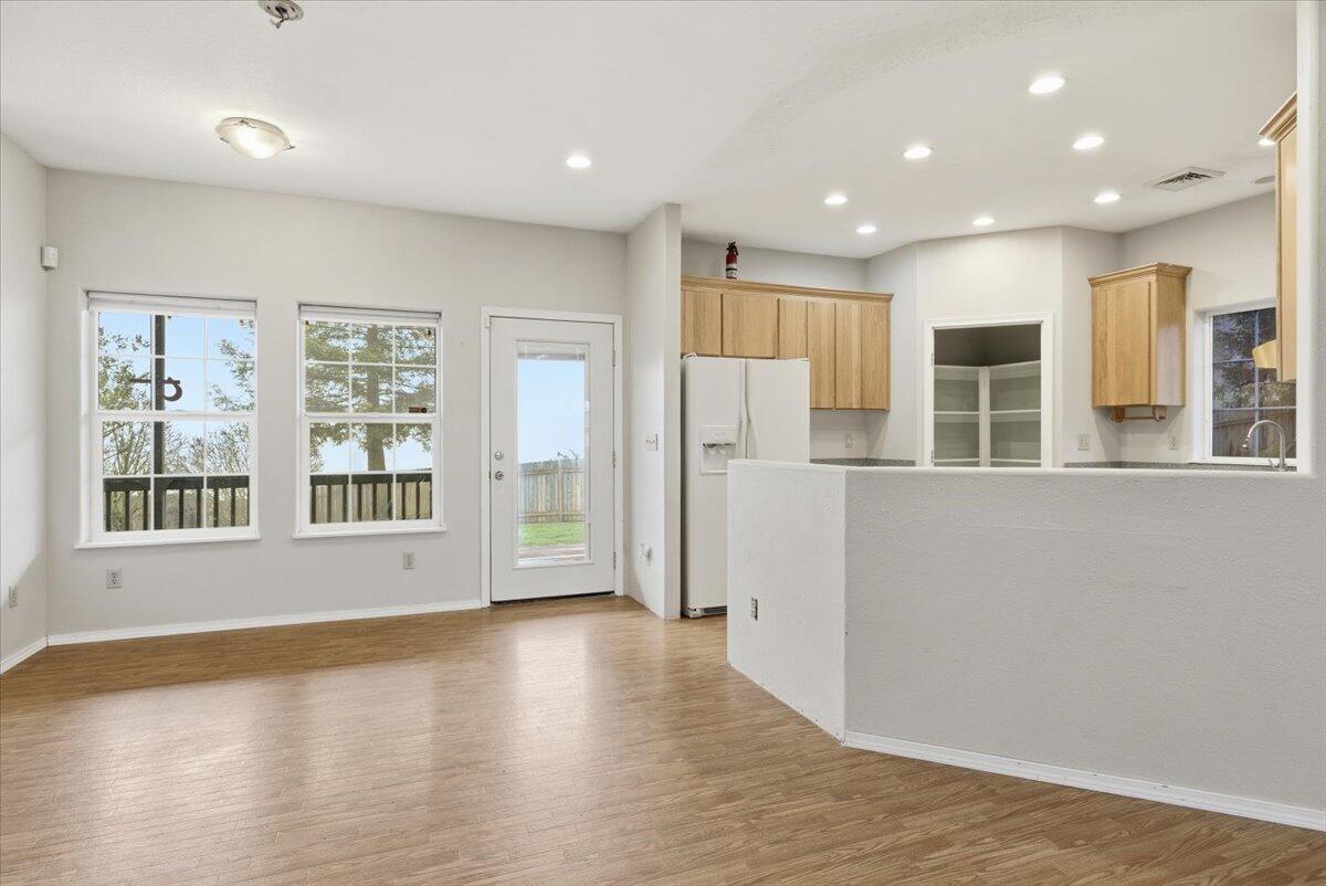 176 Nehalem Loop Roseburg, OR 97471 - Photo 7 of 42 07-CI_0138