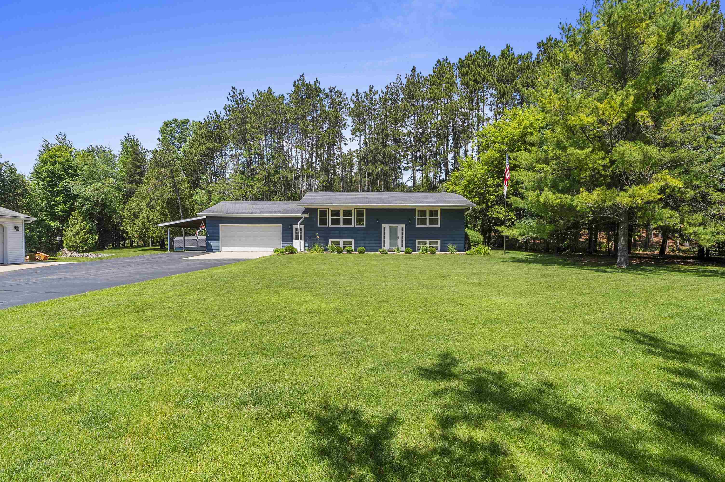 131 Dekard Road Little Suamico, WI 54141 - Photo 2 of 58