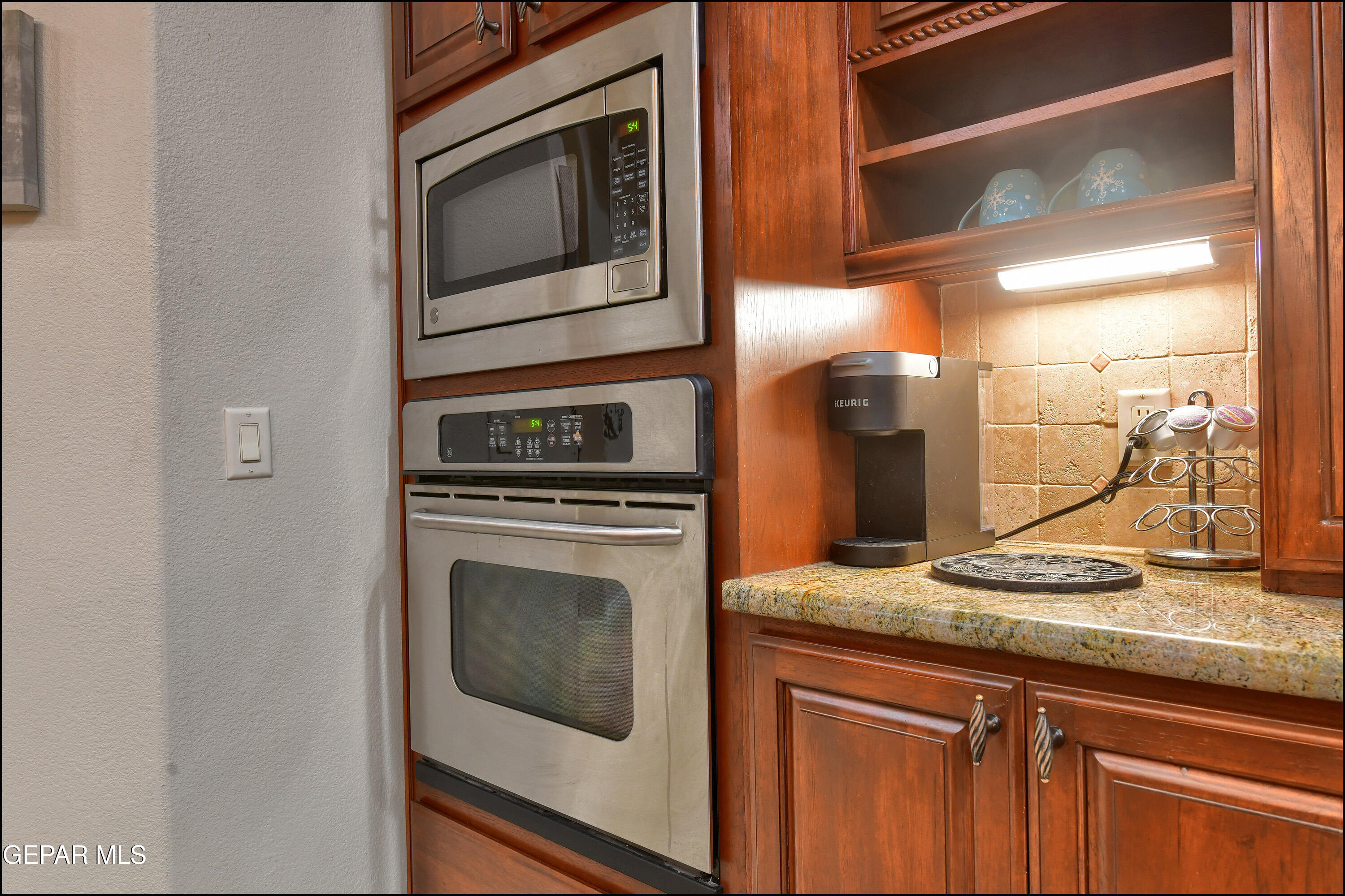 6320 Franklin Desert El Paso, TX 79912 - Photo 11 of 94 011925-31