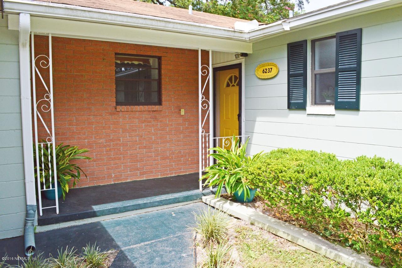 6237 Ogden Road Jacksonville, FL 32216 - Photo 2 of 29 DSC_1285